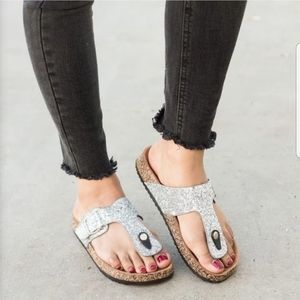 Forever Womens Glitter Gold Sandals